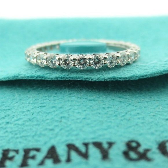 Platinum Embrace Shared Full Circle Diamond Ring - Picture 3 of 7